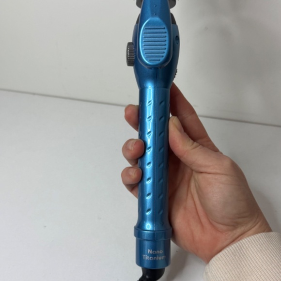 BaBylissPRO® Nano Titanium™ 1¼" Spring Curling Iron - Picture 6 of 11
